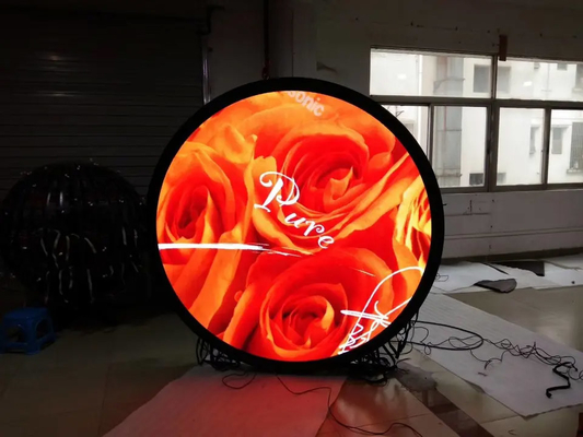 두배는 화면 원형 형태를 광고하는 400W 야외 비디오를 측면을 댔습니다