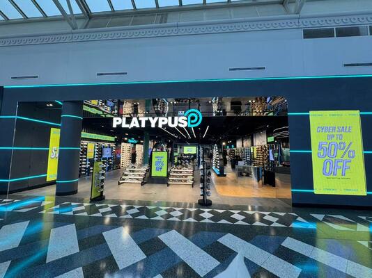 맞춤형 픽셀 피치 LED 창 디스플레이 간판 알루미늄 프레임 매끄러운 디자인 고휘도 디지털 사이니지 솔루션