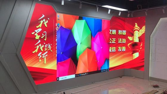 교회를 위한 풀 컬러 P2.5 SMD2121 LED 실내 전시