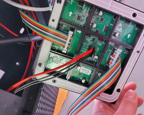 P10 RGB SMD3535는 알루미늄 내각으로 디지털 광고판을 주도했습니다