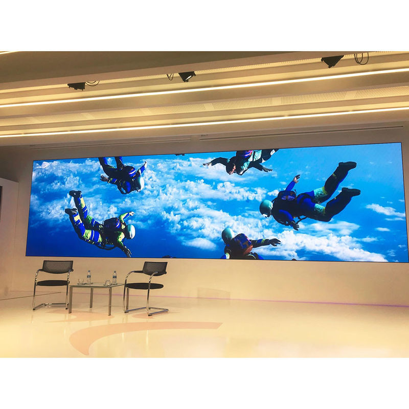 24 달 보증과 실내 IP43 P2 5 LED 디스플레이 3-8m 시거리