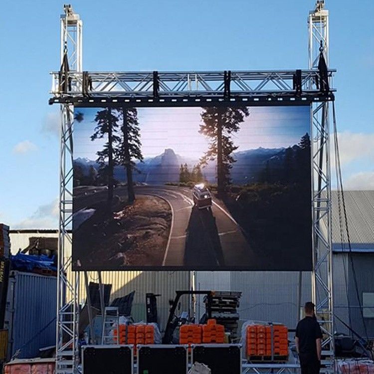 쉽게 무대를 위해 설치된 10ftx12ft 야외 비디오 화면 임대